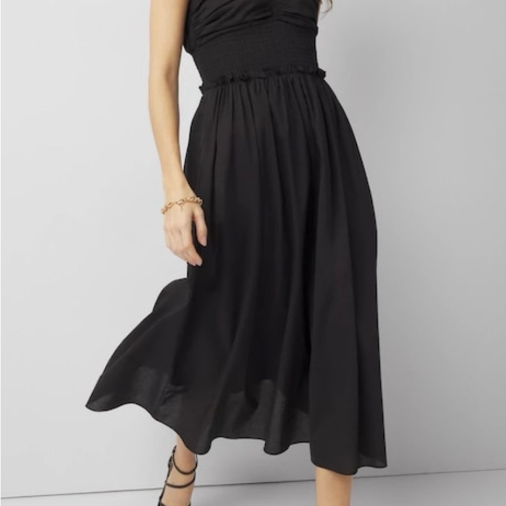 Elegant Black Poplin Halter Dress - Picture 3 of 9